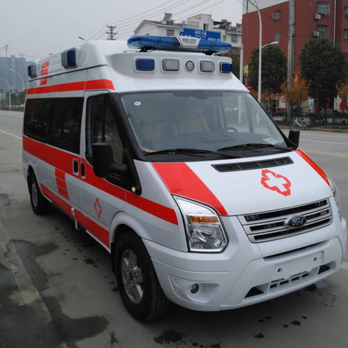 哥哥被送上救护车