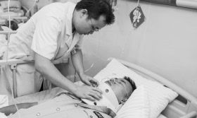 家暴纵火烧妻致死，儿子陈昌雨谈未来：带着妈妈遗愿前行