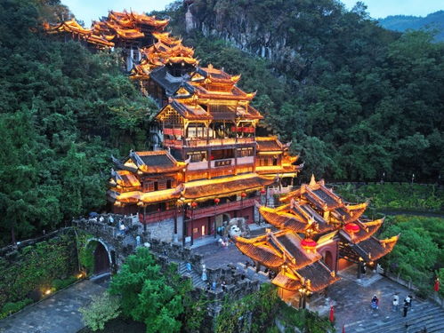 夜间经济：点燃城市消费的新引擎