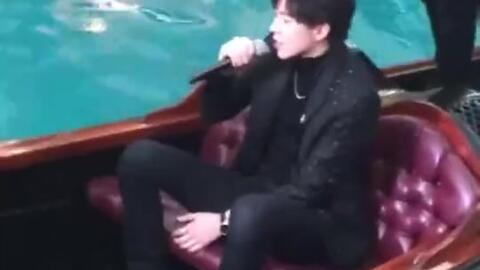 刘宇宁看起来很疲惫的样子