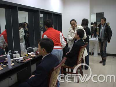 调查人员工作的画面