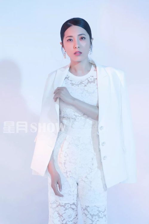 曾黎穿非遗剪纸裙