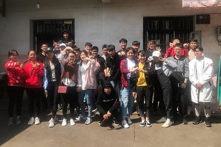 聚餐结束后两人的合影