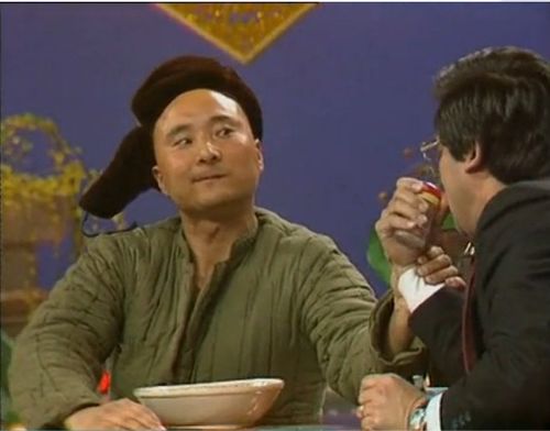 陈佩斯在《胡椒面》光膀子