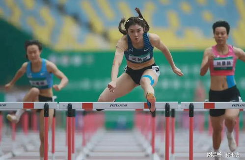 吴艳妮夺冠后的暖心举动：比心鞠躬尽显真情