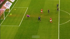 严子航扑救瞬间