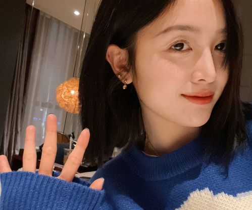 小卡的微笑自拍照