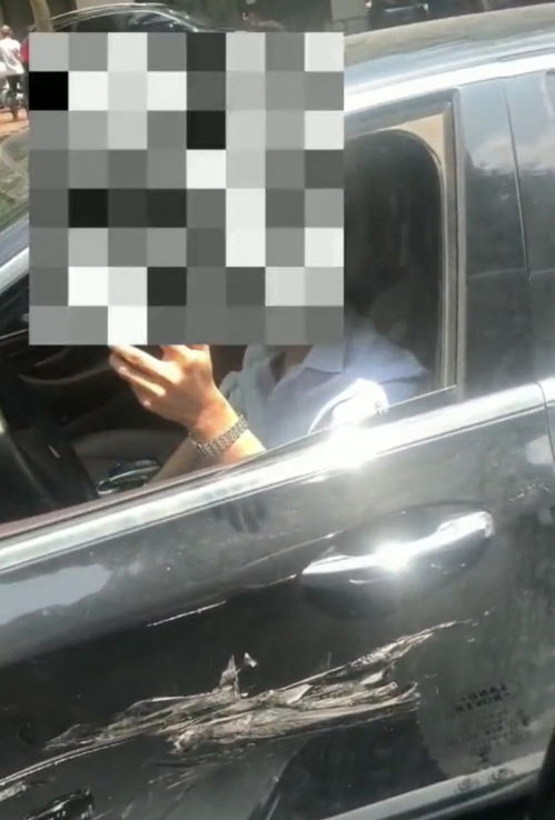 奔驰女子威胁他人现场