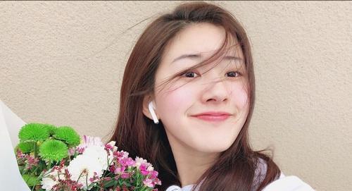 赵露思直播泪崩背后的故事