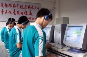 奥特曼深夜官宣：OpenAI重回开源，两大推理模型追平o4-mini，堪称世界最强