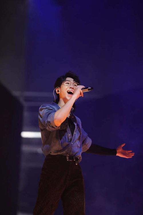 白举纲空降贴吧揭秘《歌手2025》幕后那些事儿