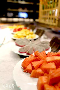 一碗色彩鲜艳的水果沙拉