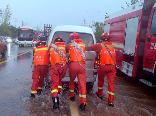 广州突发！山体滑坡多人被困，消防紧急救援
