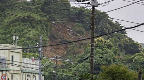 惊险！广州白云山体滑坡，多栋房屋瞬间垮塌多人被困