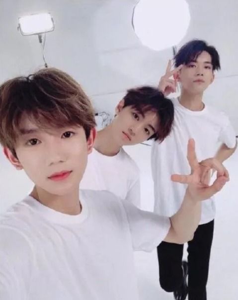 2021年王俊凯为易烊千玺庆生