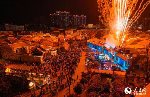 五彩斑斓的烟花绽放