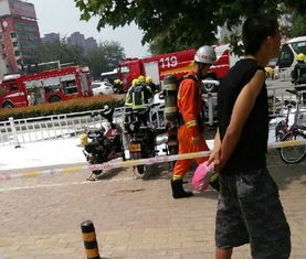 南方炎热街头人群