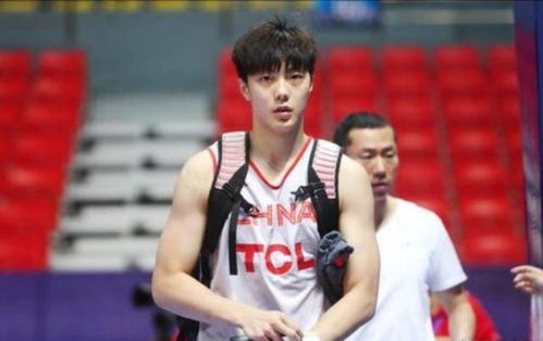 免费看男篮亚洲杯小组赛：印度VS中国，胡明轩闪耀赛场！