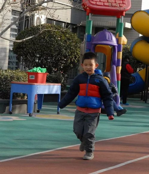 幼儿园户外活动