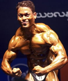 刘一阳健美形象