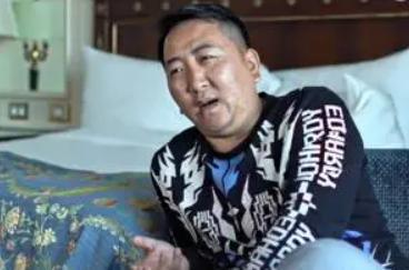 富豪接受治疗场景