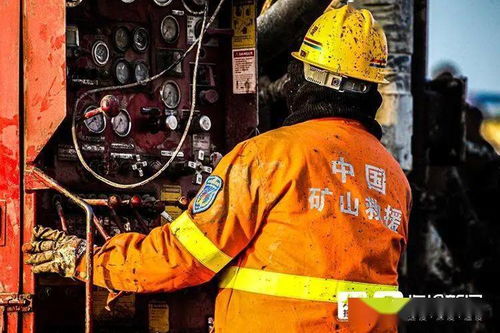 救援队伍在现场忙碌