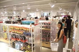 名创优品店内场景