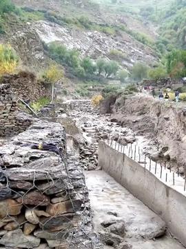 甘肃榆中突发山洪，10死33失联背后的揪心故事