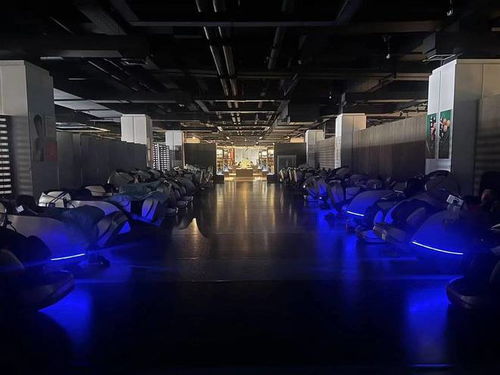 胖东来员工工作场景