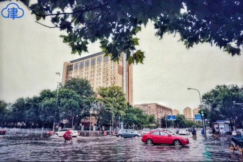 郑州暴雨来袭！大街上水位竟齐腰深
