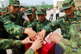 子弟兵在抗洪前线筑人墙