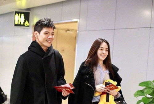 凌达乐和他的另一半在订婚现场的照片