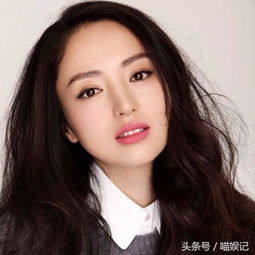 董璇沉思的表情包