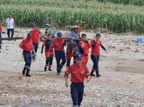 志愿者参与救灾