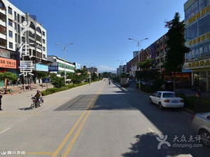 新茶饮品牌林立的街景