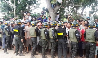 中100万刮刮乐女子与摊主起纠纷，背后真相令人唏嘘