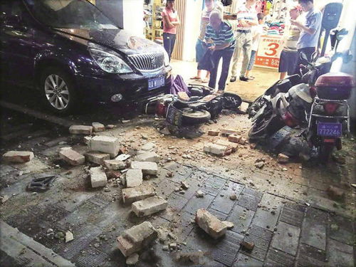 游客北海自驾游，夜晚停车遭砸，警方已介入！