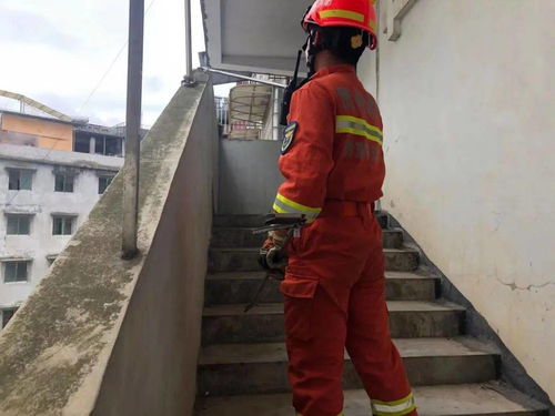 消防员商讨方案