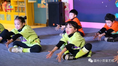 张艺兴不齐舞团刀马刀马，燃爆舞台！