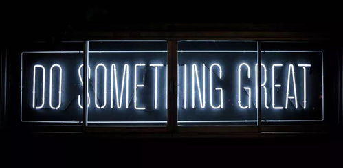 马斯克大动作！Grok 4向全球用户免费开放背后的野心