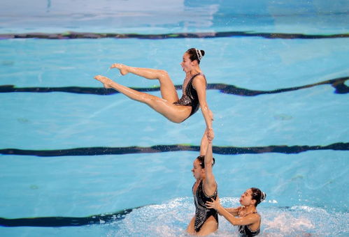 徐露滑水比赛瞬间