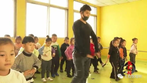 助演们排练场景