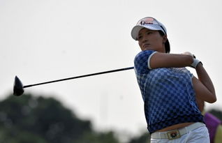 张泰艺在比赛中优雅挥杆