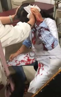 嫌疑人被打伤后的照片