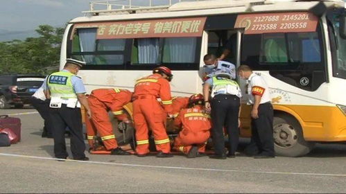 救援队救人画面