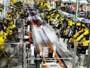 工厂中的机器人正在忙碌工作