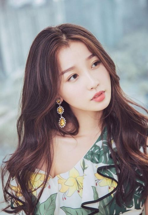 田曦薇虞书欣：女明星间的珍贵友情