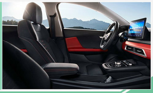 马英九坐在比亚迪车内