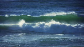 台湾以东洋面惊现巨浪到狂浪区！海况堪忧