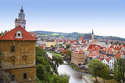 中方决定暂停与捷克总统帕维尔往来，背后原因引猜测